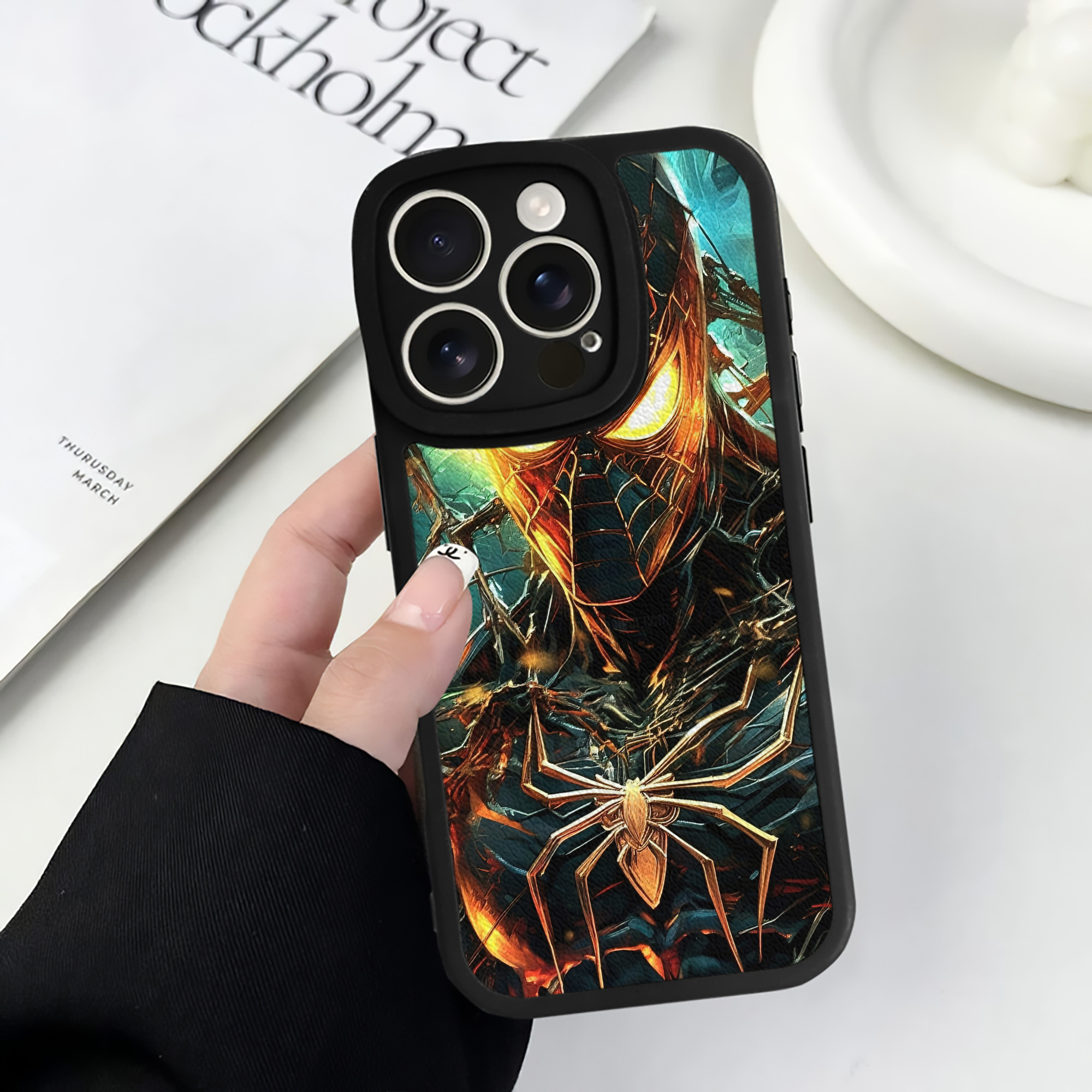 Spider Man スパイダーマン 【iPhone 16シリーズ対応】シリコンスマホケース（レザー調） 材質：シリコン